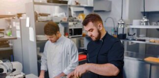 SE REQUIERE COCINERO PARA PREPARACIÓN DE ALIMENTOS EN RESTAURANTE (CON O SIN EXPERIENCIA)