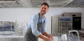 SE REQUIERE FRIEGAPLATOS PARA ORDEN Y SECADO DE UTENSILIOS EN TURNO TARDE/ NOCHE