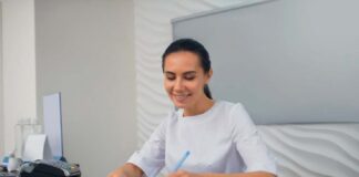 SE REQUIERE RECEPCIONISTA PARA LABORES ADMINISTRATIVAS EN COLEGIO (TIEMPO COMPLETO)