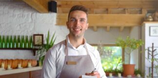 SE REQUIERE AYUDANTE DE CAMARERO/A CON O SIN EXPERIENCIA PARA CONTROL DE PEDIDOS Y LIMPIEZA DE LOCAL