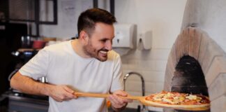 SE REQUIERE COCINERO PARA PREPARACIÓN DE PIZZA (CON O SIN EXPERIENCIA)