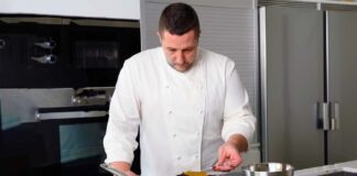 SE SOLICITA COCINERO PARA JORNADA PARCIAL EN RESTAURANTE