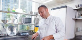 SE SOLICITA COCINERO DE MEDIO TIEMPO Y TIEMPO COMPLETO PARA RESTAURANTE