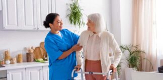 SE REQUIERE CUIDADORA DE ADULTO MAYOR PARA APOYO EN RESIDENCIA, TIEMPO COMPLETO