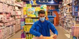 SE SOLICITA AYUDANTE/ DEPENDIENTE CON MÍNIMA EXPERIENCIA PARA JUGUETERÍA