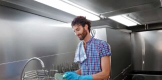 SE REQUIERE LAVAPLATOS CON POCA EXPERIENCIA PARA ASEO DE UTENSILIOS EN COCINA
