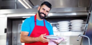SE REQUIERE LAVAPLATOS PARA ASEO DE UTENSILIOS 5 DÍAS POR SEMANA (HOMBRE Y/O MUJER)