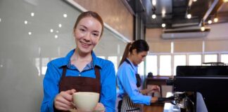 SE SOLICITA AYUDANTE DE CAFETERÍA PARA ATENCIÓN AL CLIENTE, TURNOS ROTATIVOS