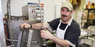 SE SOLICITA LAVAPLATOS PARA LIMPIEZA Y ORGANIZACIÓN DE COCINA, NO SE REQUIERE EXPERIENCIA