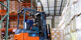 SE SOLICITA MONTACARGUISTA PARA CARGA Y DESCARGA DE MERCADERÍA EN BODEGA