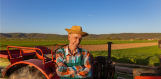 SE SOLICITA OPERADOR DE EQUIPOS AGRÍCOLAS CON MÍNIMA EXPERIENCIA