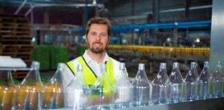 SE SOLICITA EMPACADOR CON O SIN EXPERIENCIA PARA ENVASADO DE BOTELLAS