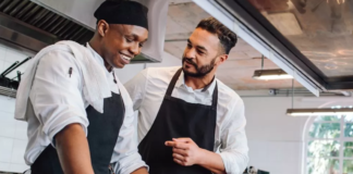 SE REQUIERE AYUDANTE DE COCINA PARA LABORES GENERALES EN JORNADA DE TIEMPO COMPLETO