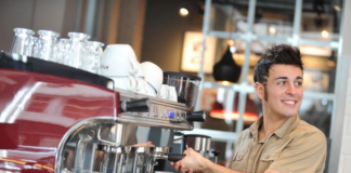 SE SOLICITA MOZO PARA ATENCIÓN AL CLIENTE EN CAFETERÍA, TIEMPO COMPLETO
