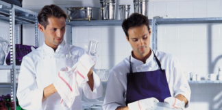 SE SOLICITA LAVAPLATOS PARA DESINFECCIÓN DE UTENSILIOS EN COCINA (TIEMPO COMPLETO)