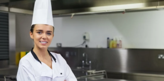 SE REQUIERE AYUDANTE DE COCINA PARA PREPARACIÓN DE PLATOS Y ORDEN DE COCINA
