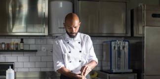 SE REQUIERE AYUDANTES DE COCINA PARA RESTAURANTE (TIEMPO COMPLETO)