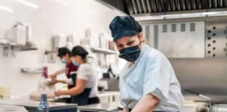 SE REQUIERE COCINERO DE TIEMPO COMPLETO PARA PREPARACIÓN DE ALIMENTOS EN RESTAURANTE