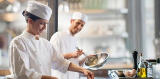 SE REQUIERE AYUDANTE DE COCINA PARA JORNADA PARCIAL (TURNO ROTATIVO)