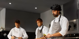 SE SOLICITA AYUDANTE DE COCINA PARA LABORES GENERALES EN COCINA (CON O SIN EXPERIENCIA)