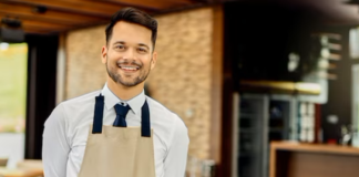 SE SOLICITA CAMARERO 3 DÍAS A LA SEMANA (HOMBRE Y/O MUJER)