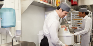 SE REQUIERE LAVAPLATOS CON O SIN EXPERIENCIA PARA ASEO DE UTENSILIOS