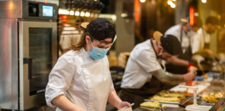 SE REQUIERE COCINERO PARA RESTAURANTE DE COMIDA RÁPIDA (TIEMPO COMPLETO)
