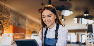 SE SOLICITA CAJERO PARA CAFETERÍA (VIERNES, SÁBADO Y DOMINGO)
