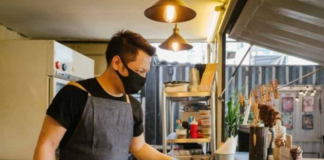 SE SOLICITA PERSONAL PARA PREPARAR SANDWICH EN RESTAURANTE