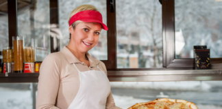 SE SOLICITA AUXILIAR DE TIENDA CON O SIN EXPERIENCIA PARA RESTAURANTE DE COMIDA RÁPIDA