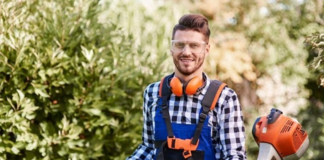 SE REQUIERE JARDINERO HOMBRE Y/O MUJER PARA CORTE DE CÉSPED