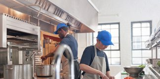 SE SOLICITA AYUDANTE DE COCINA CON DISPONIBILIDAD LOS FINES DE SEMANA (CON O SIN EXPERIENCIA)