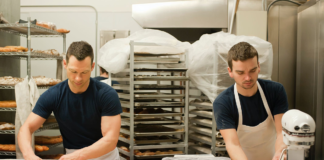 SE SOLICITA AYUDANTE DE COCINA PARA PREPARACIÓN Y ALMACENAMIENTO DE ALIMENTOS, NO SE REQUIERE EXPERIENCIA
