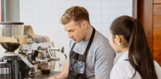 SE SOLICITA MOZO CON O SIN EXPERIENCIA PARA CONTROL DE PEDIDOS EN CAFETERÍA