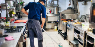 SE SOLICITA AYUDANTE DE COCINA PARA LABORES GENERALES (TIEMPO COMPLETO)