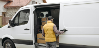 SE REQUIERE AYUDANTE DE CONDUCTOR PARA CARGA Y DESCARGA DE MERCADERÍA