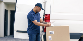 SE REQUIERE CHÓFER PARA REPARTO DE MERCADERÍA (TIEMPO COMPLETO)