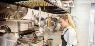 SE SOLICITA LAVAPLATOS PARA ASEO Y ALMACENAMIENTO DE UTENSILIOS EN COCINA