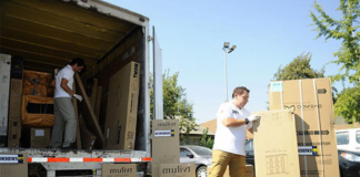SE SOLICITA AYUDANTE DE CHÓFER PARA DESCARGA DE MERCADERÍA