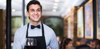 SE REQUIERE SALONERO PARA ATENCIÓN AL CLIENTE Y ASEO DE MESAS EN RESTAURANTE (HOMBRE Y/O MUJER)