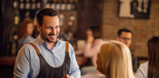 SE REQUIERE MOZO PARA RESTAURANTE (HOMBRE Y/O MUJER), TIEMPO COMPLETO