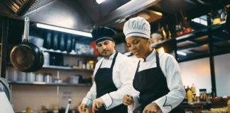 SE SOLICITA COCINERO PARA PREPARACIÓN DE DESAYUNOS Y ALMUERZOS