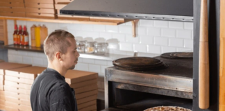 SE SOLICITA AYUDANTE DE COCINA PARA PIZZERÍA, NO SE REQUIERE EXPERIENCIA