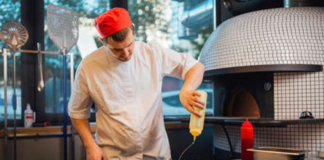 SE SOLICITA COCINERO PARA PREPARACIÓN DE HAMBURGUESAS, PIZZAS, ENTRE OTROS