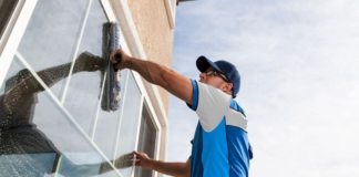 SE SOLICITA PERSONAL DE LIMPIEZA PARA REALIZAR EL ASEO DE VENTANAS EN INTERIOR Y EXTERIOR