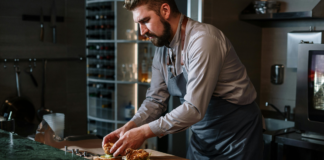 SE SOLICITA COCINERO HOMBRE Y/O MUJER CON O SIN EXPERIENCIA (MEDIO TIEMPO)