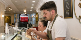 SE SOLICITA PERSONAL DE HELADERÍA PARA PREPARACIÓN DE PRODUCTOS Y ATENCIÓN AL CLIENTE