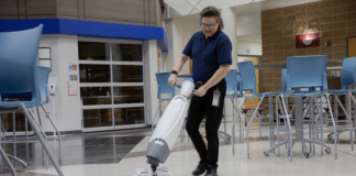 SE SOLICITA AUXILIAR DE LIMPIEZA PARA ASEO DE PASILLOS Y ÁREAS COMUNES EN SUPERMERCADO