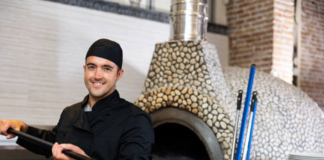 SE SOLICITA PIZZERO PARA PREPARACIÓN DE MASA EN RESTAURANTE (HOMBRE Y/O MUJER)