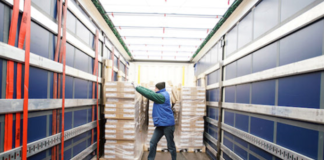 SE SOLICITA CHÓFER DE REPARTO PARA ARMADO Y CARGA DE MERCADERÍA